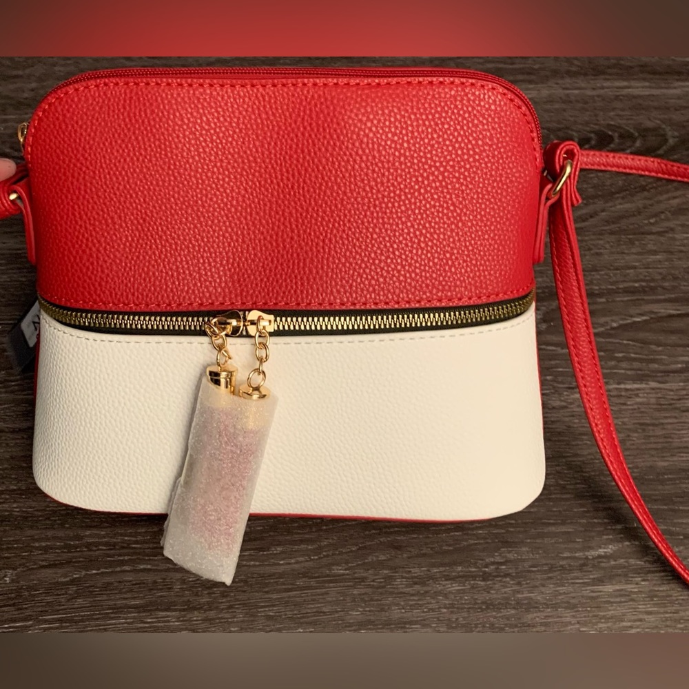 Red/White SUGU purse.